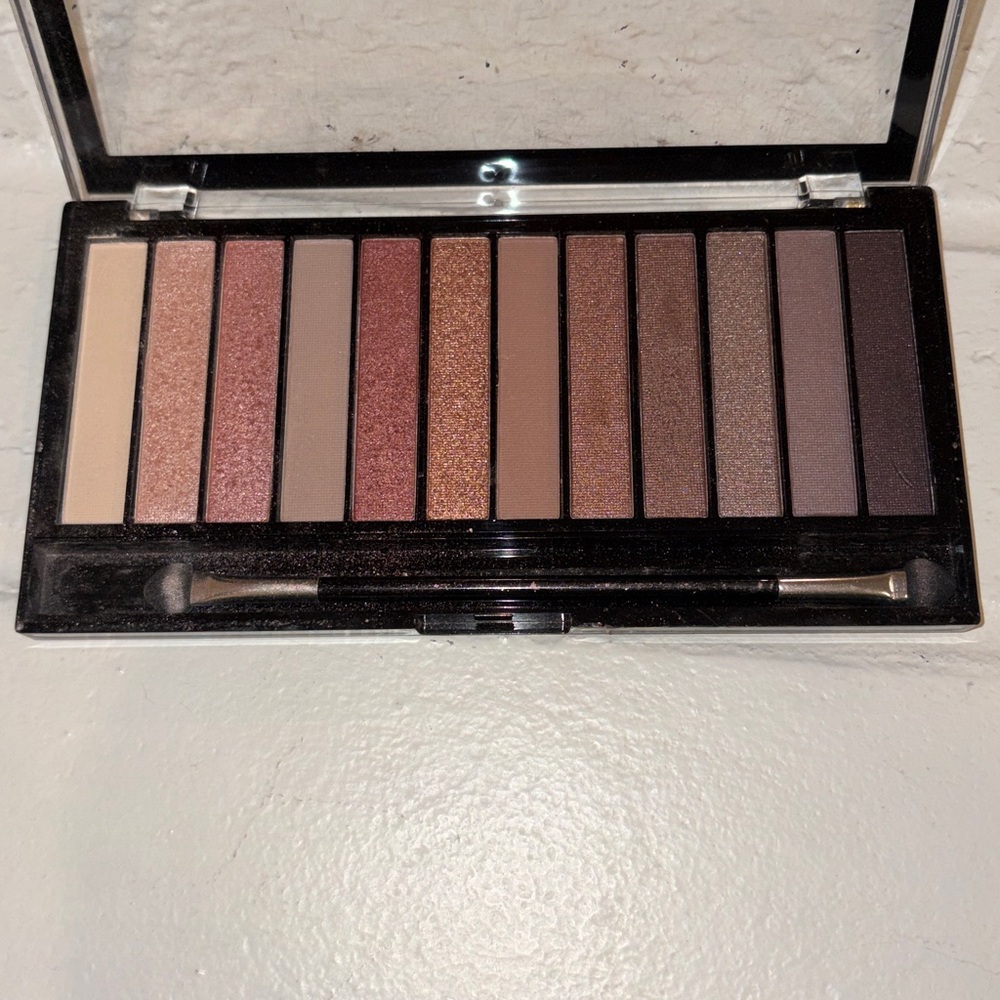 Makeup Revolution Eyeshadow Palette - Warm Neutrals - Picture 2 of 2